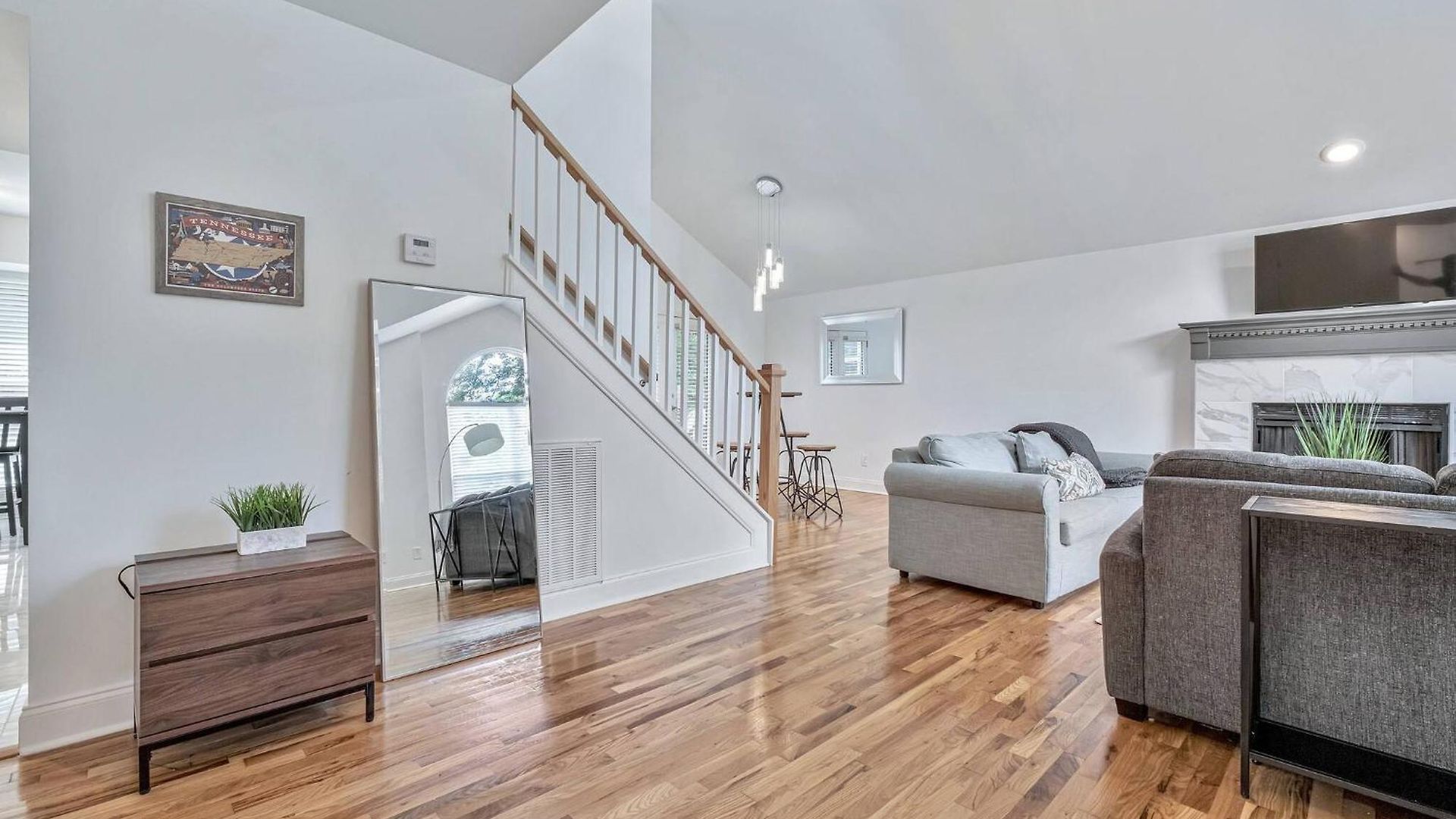 Nest: Renovated Retreat Near Bna Holiday home *