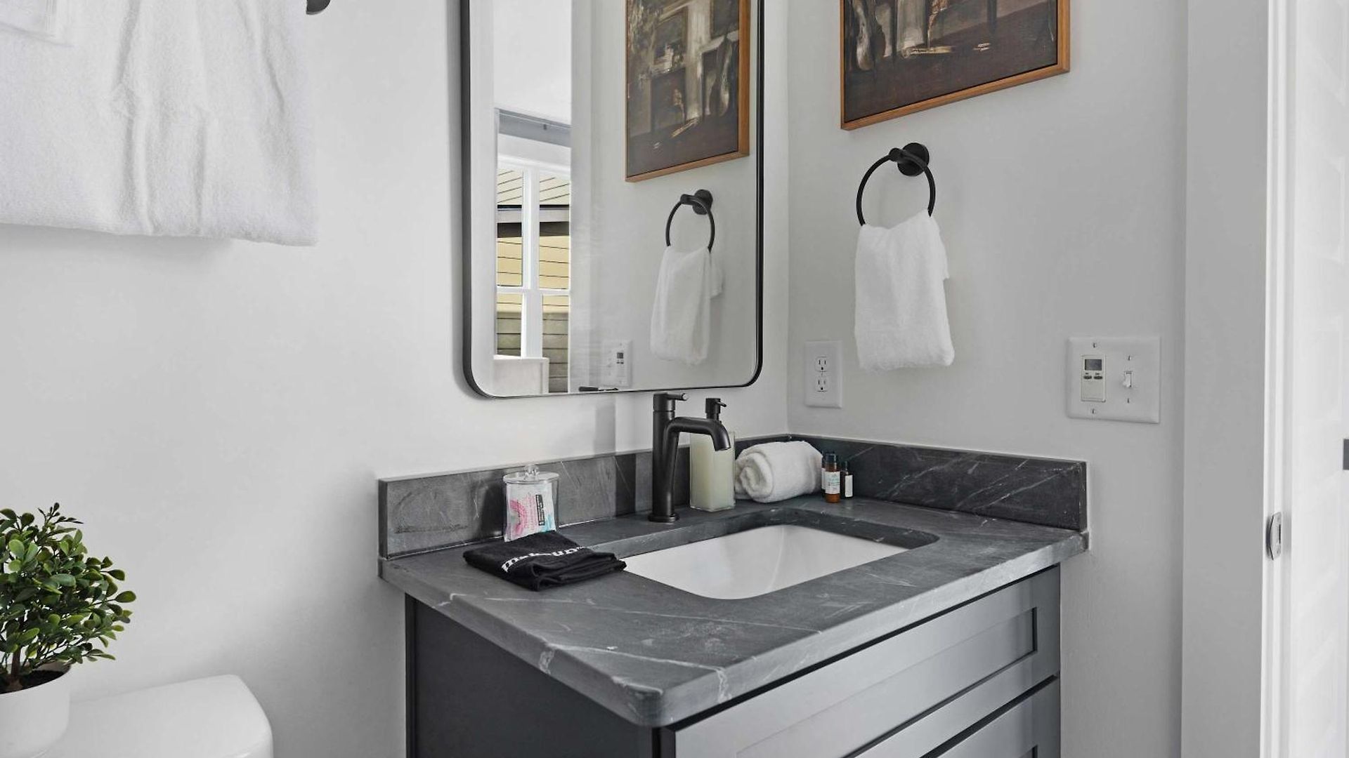 The Rosedale - Rooftop By Geodis Park Holiday home *