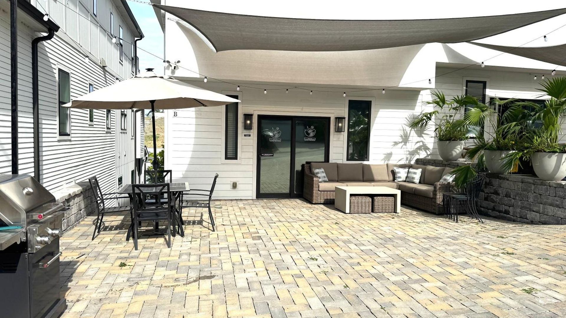 2mi Downtown Hot Tub Balcony 4 King Beds Nashville
