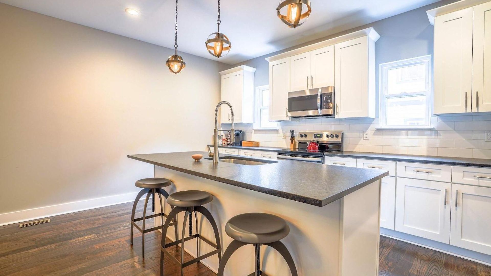 Chic Townhome In Trendy East Nash