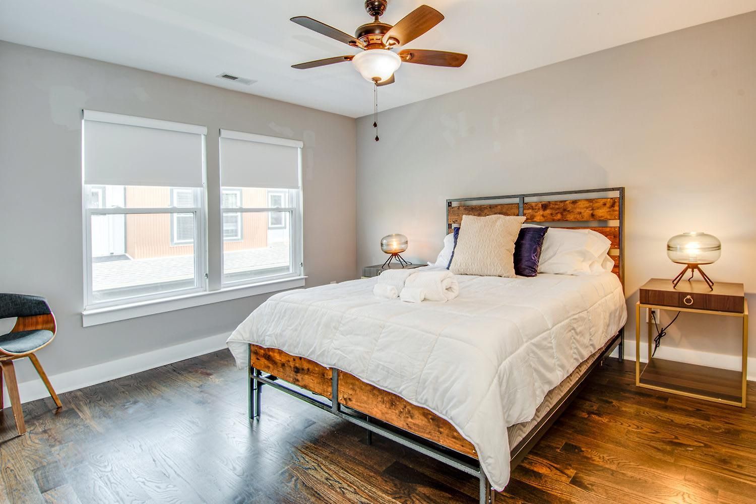 Couple Townhome Getaway Near East Nashville