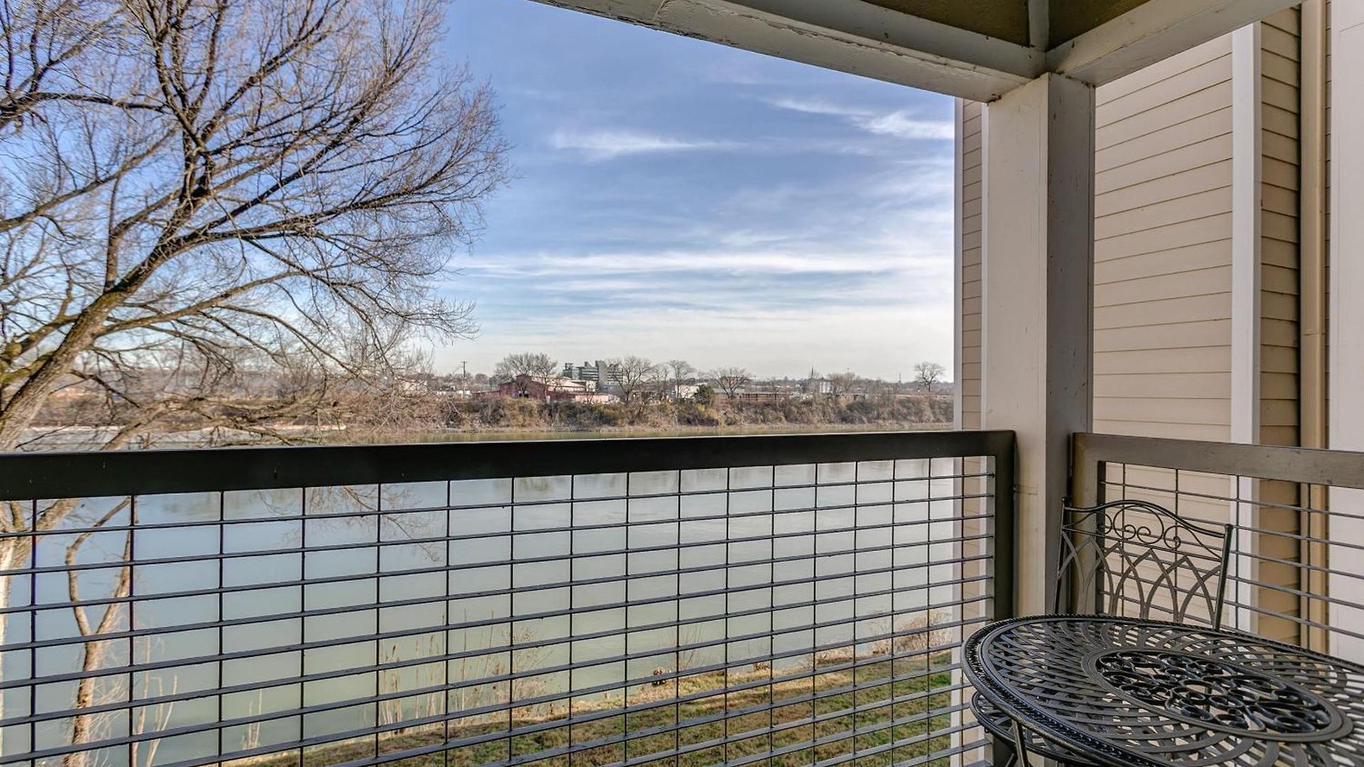 Holiday home Riverfront Minutes From Broadway