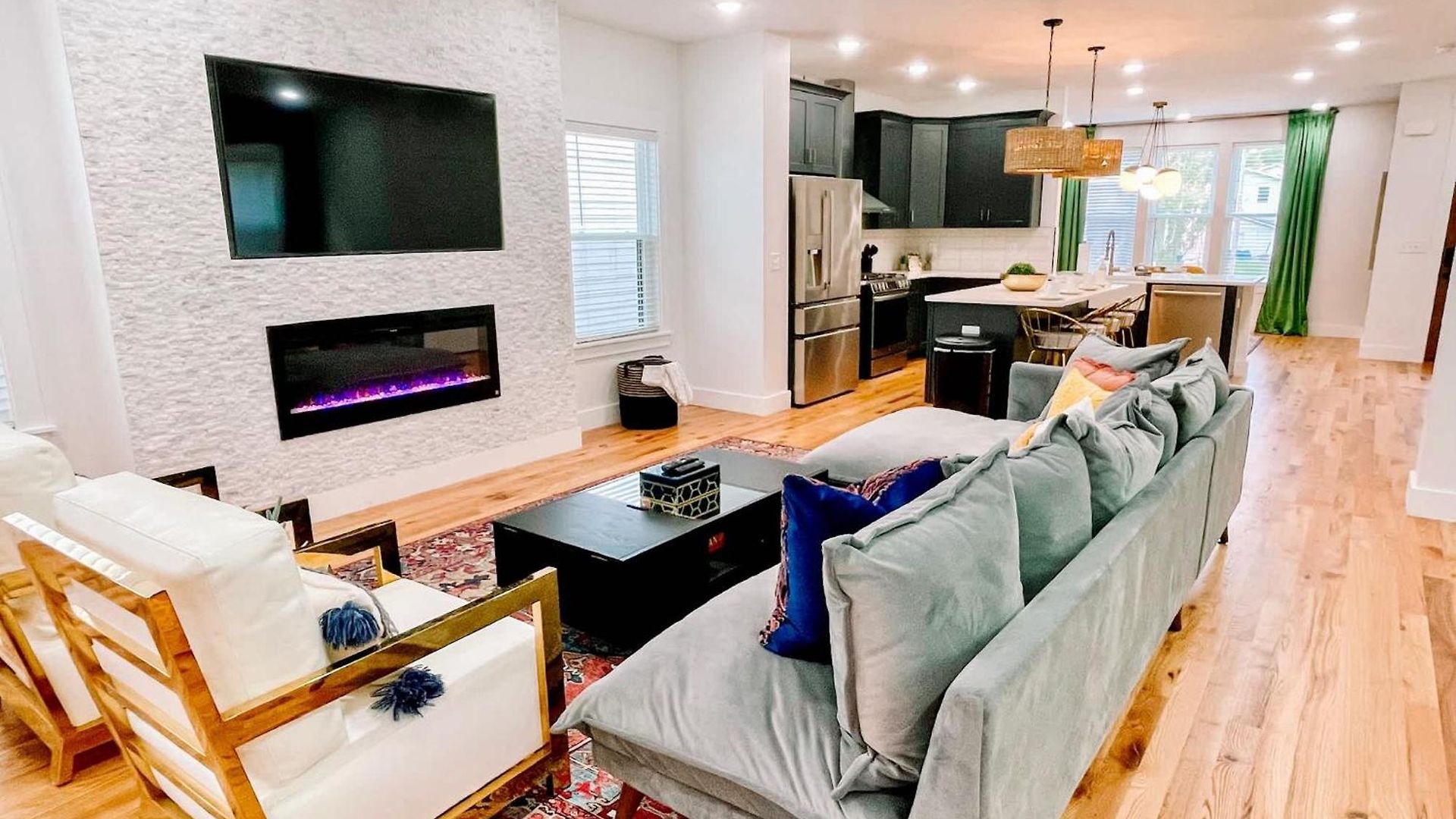 Holiday home Glamorous 3 Bdr In East - Pet Friendly *