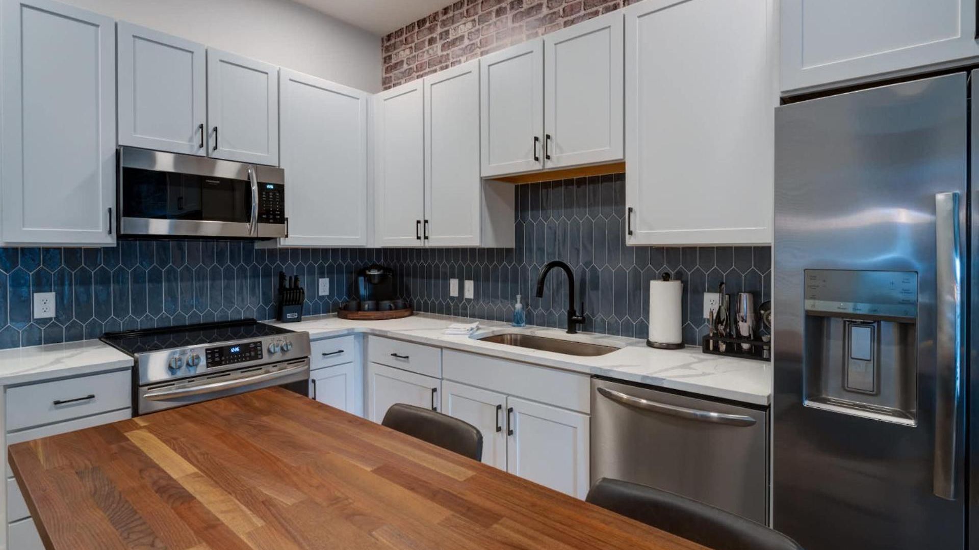 Trendy Close To Nissan Stadium Holiday home Nashville