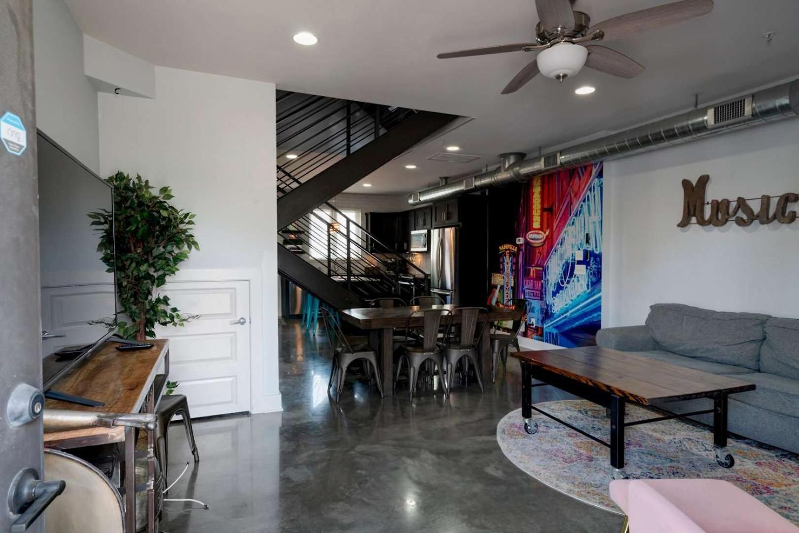 Modern 2 Bdr Townhome Minutes From Downtown * Nashville