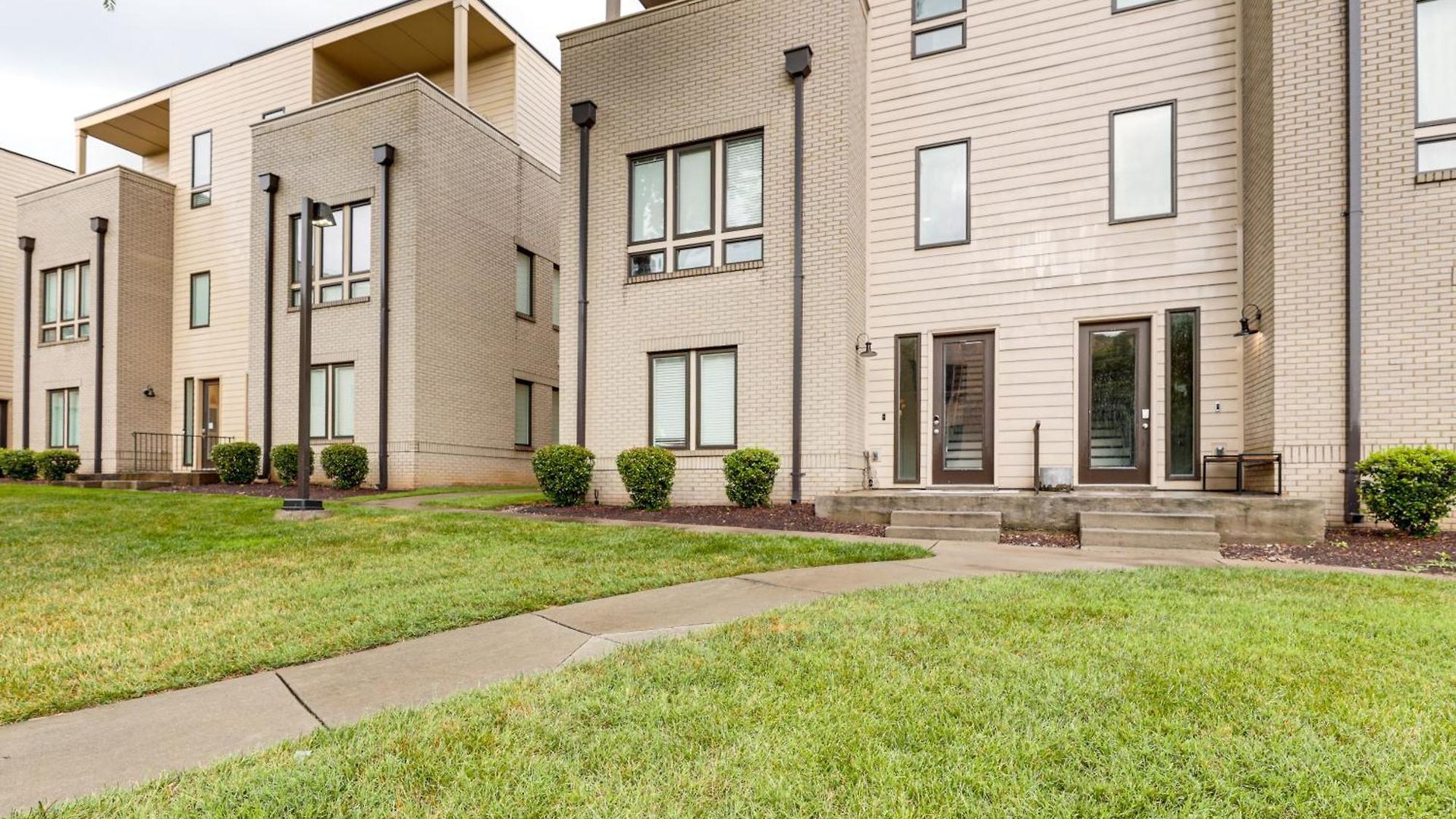 Pet-friendly Abode W/ Balcony In East Nashville! *