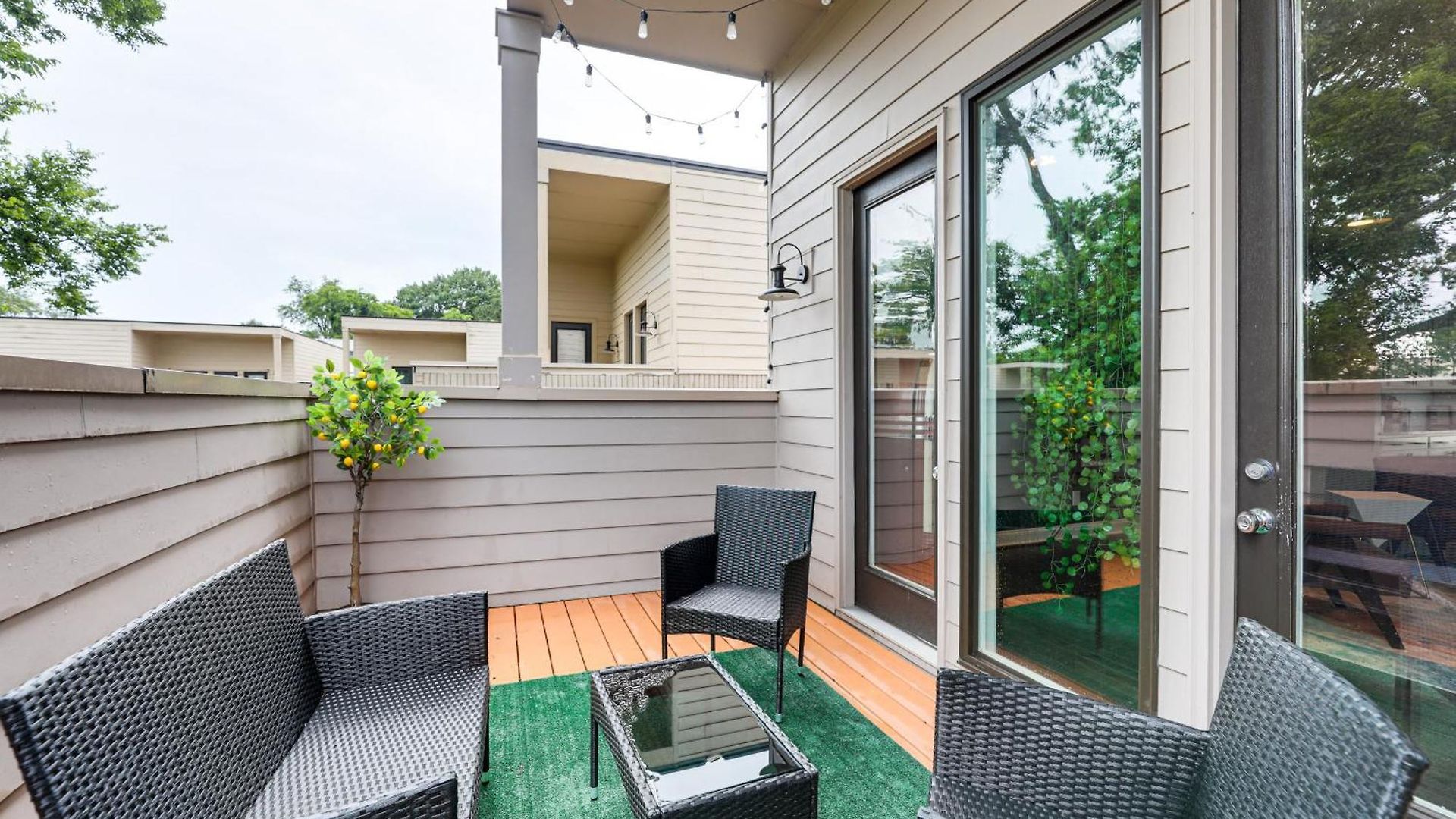 Pet-friendly Abode W/ Balcony In East Nashville! Holiday home