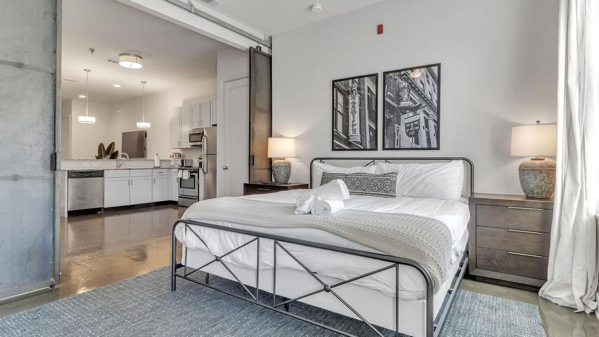 Chic For 4 Near West End *