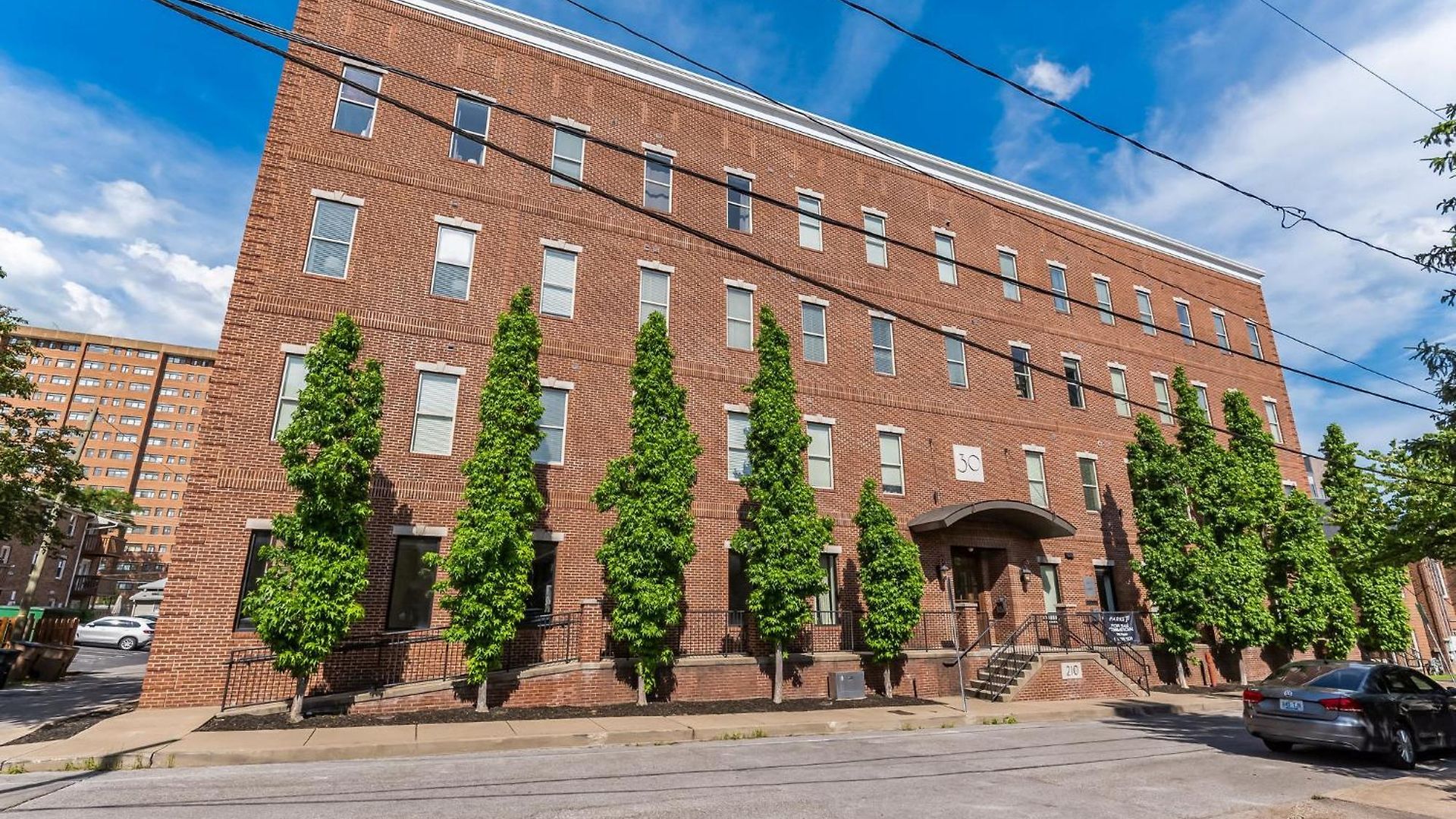 1 Bdr Loft Centrally Located In West End Nashville