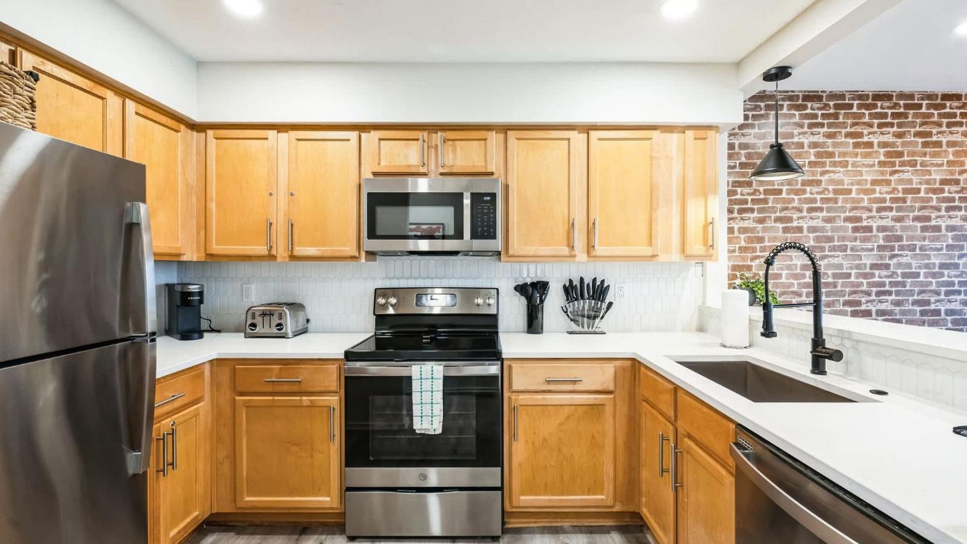 2 Bdr Riverfront Living In Downtown * Nashville