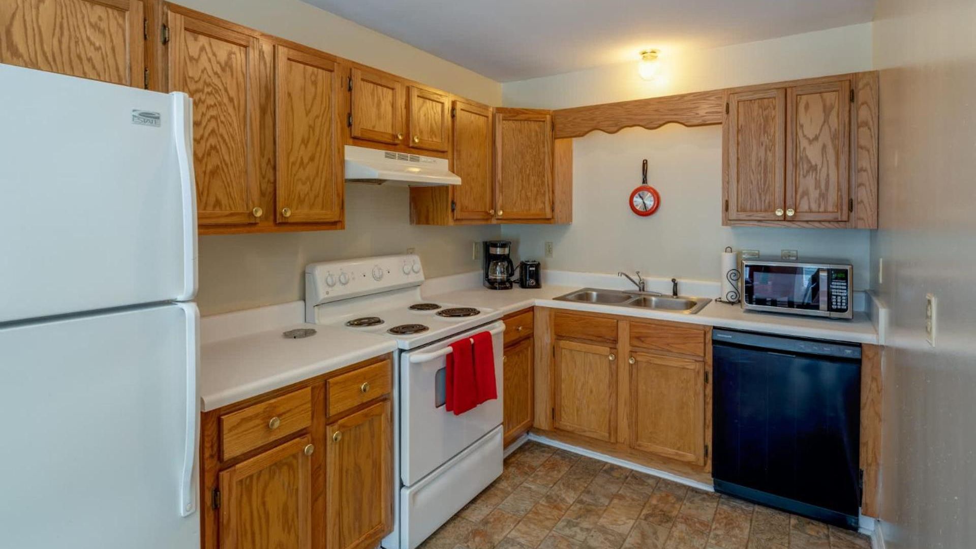 Delightful Duplex - Steps Away From Tsu Holiday home *