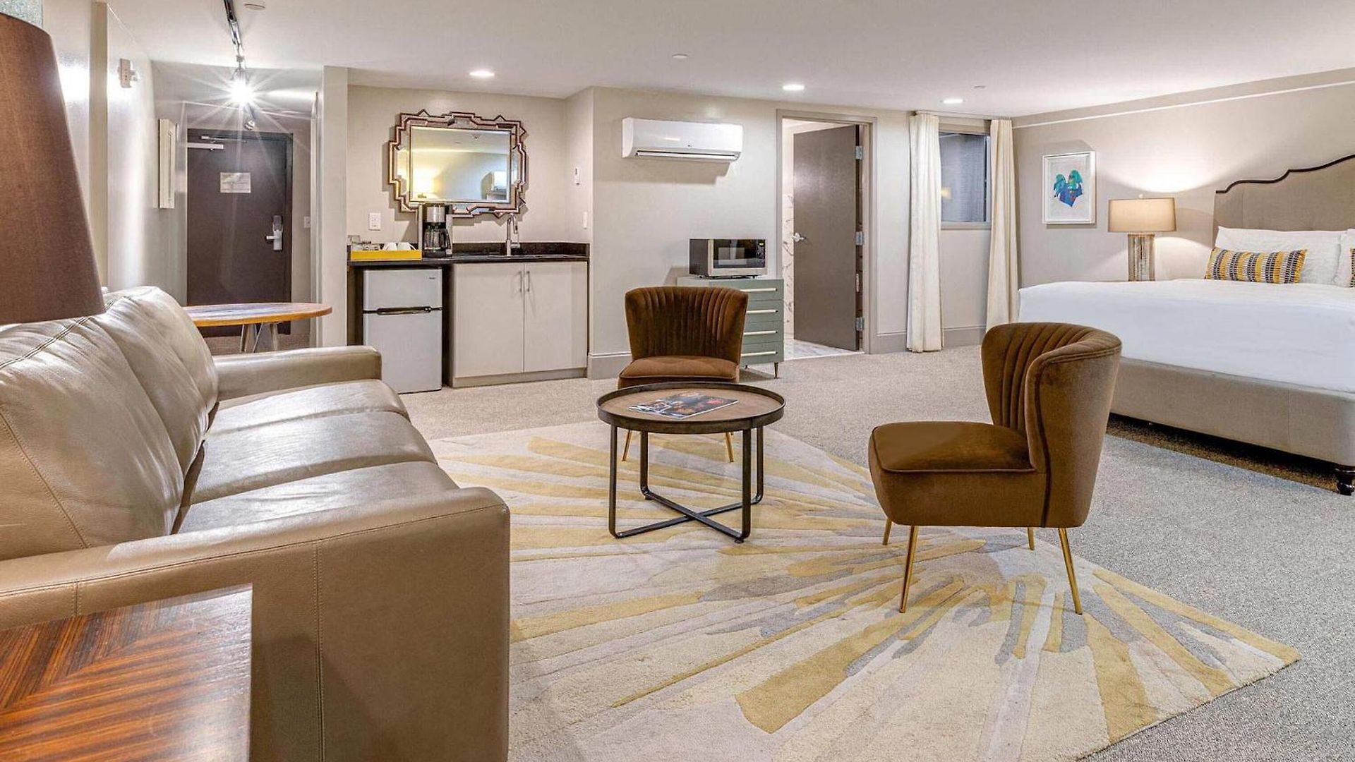 Retreat For 4 Near Dt Walk To Broadway