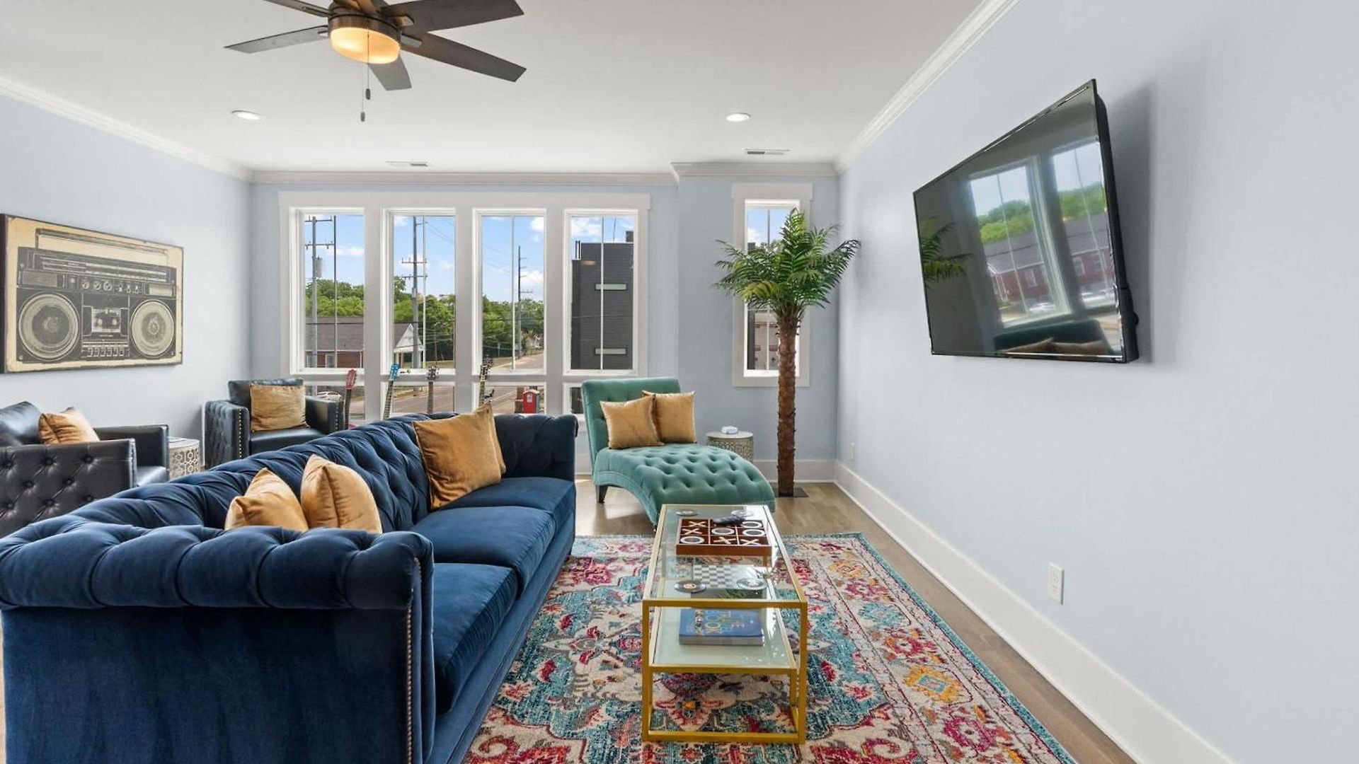 Chic Townhome For 8 W Rooftop Holiday home