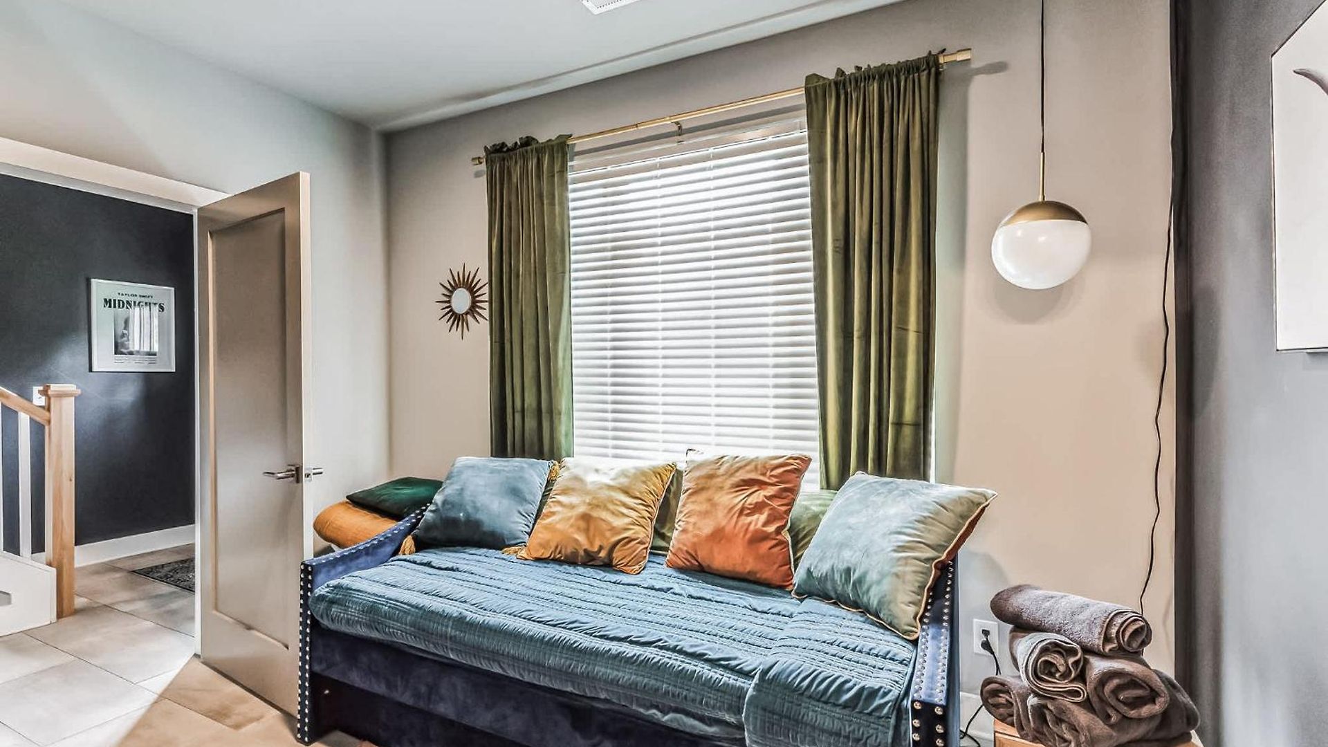 Holiday home Boho Townhome For 12 Close To Dt