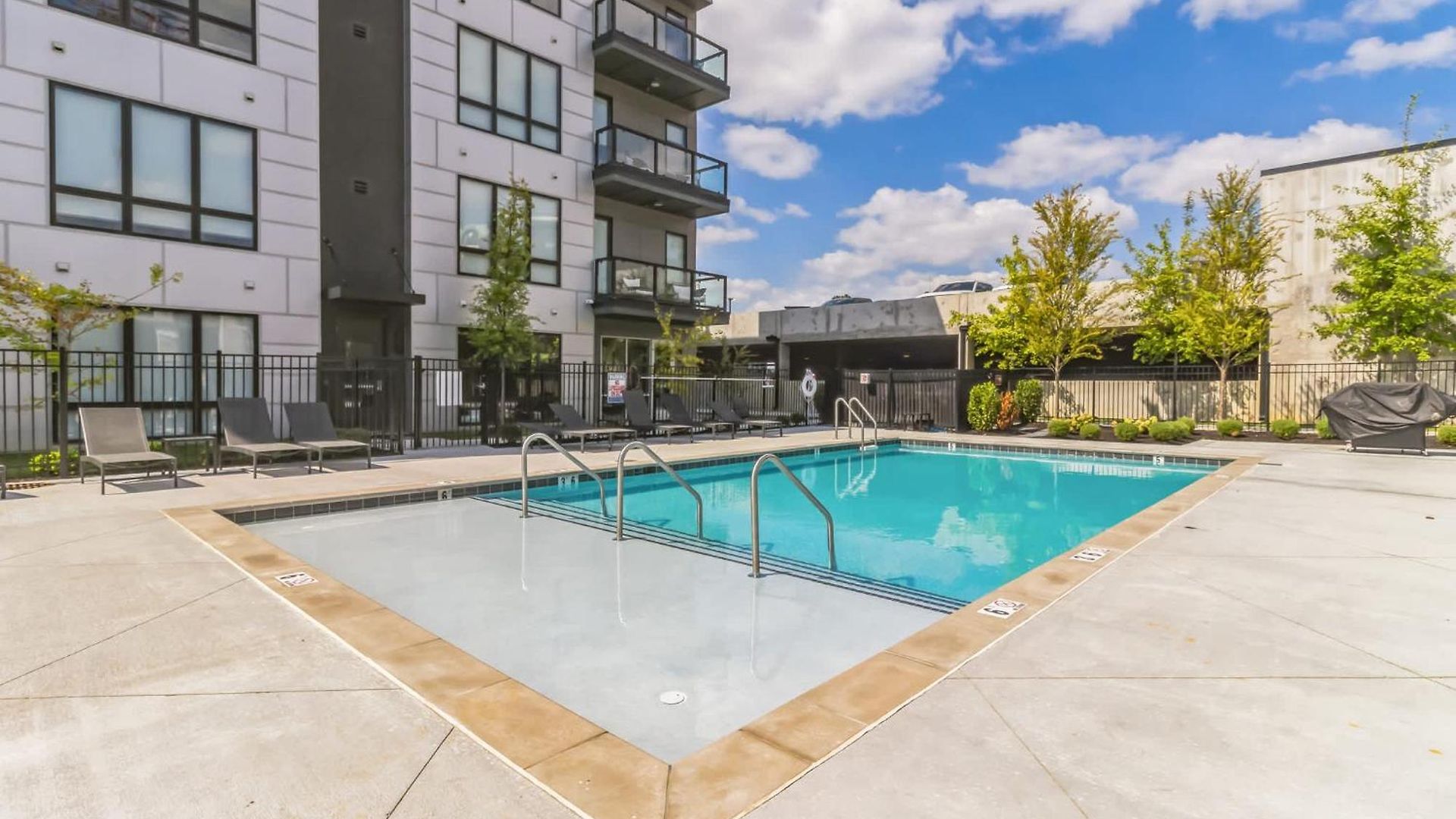 Holiday home West End Getaway For 5 With Pool Nashville