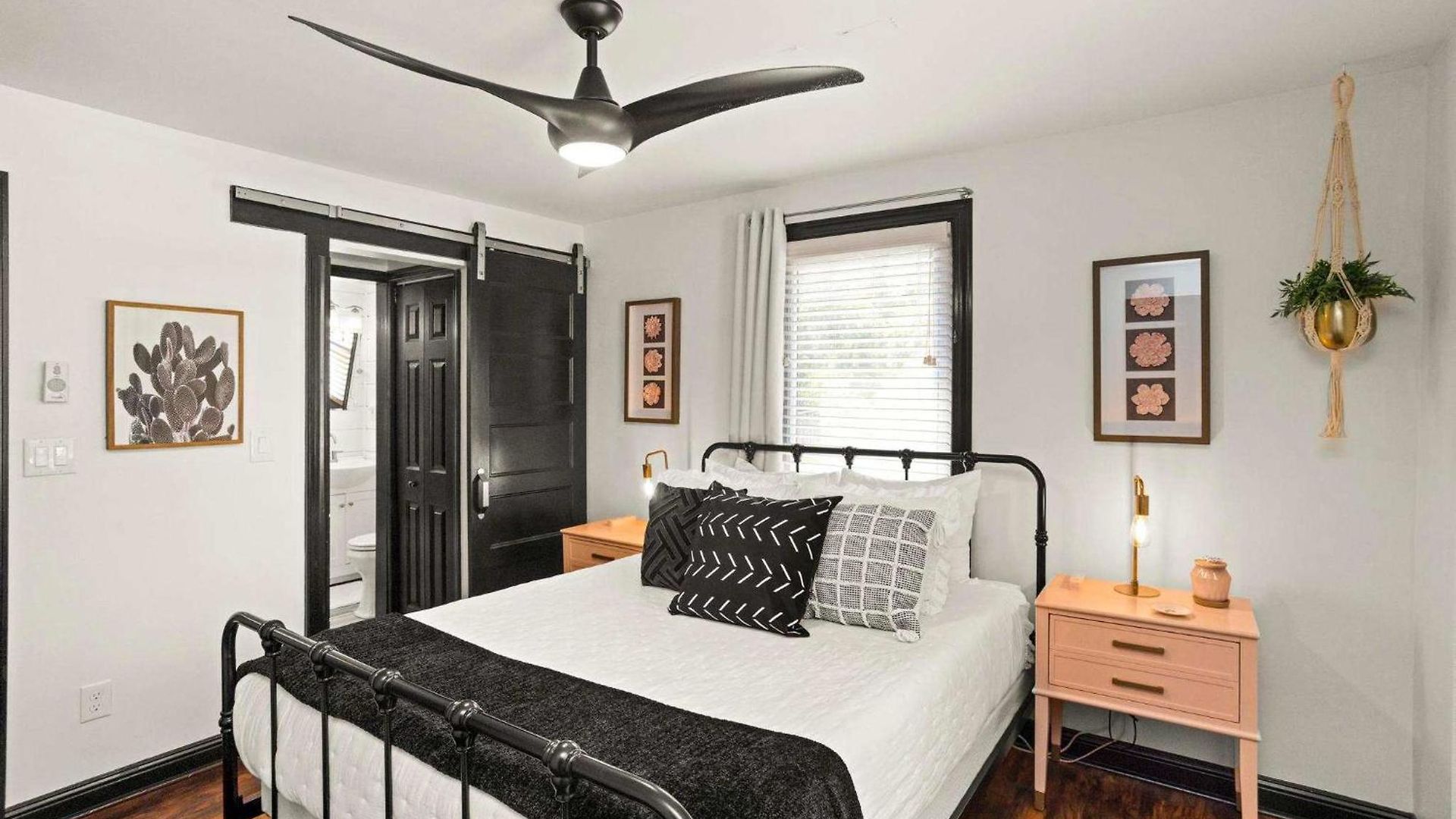 Cozy Close To Opry & Downtown Large Deck Holiday home *