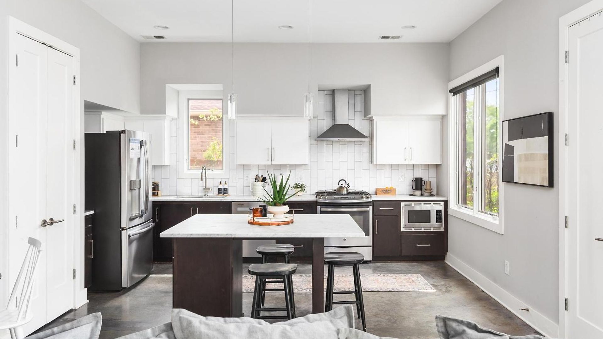 Modern Luxury With Rooftop Deck, 3 Mi To Downtown Holiday home *