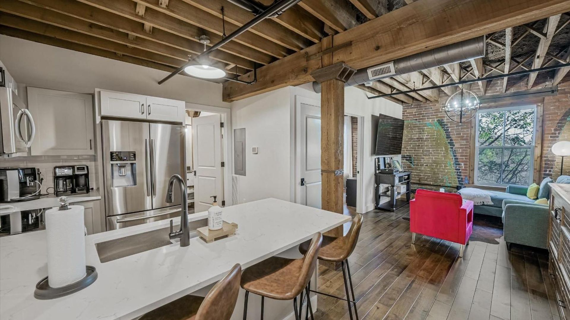 Luxe Loft With Speakeasy Parking And 2 Mi To Broadway