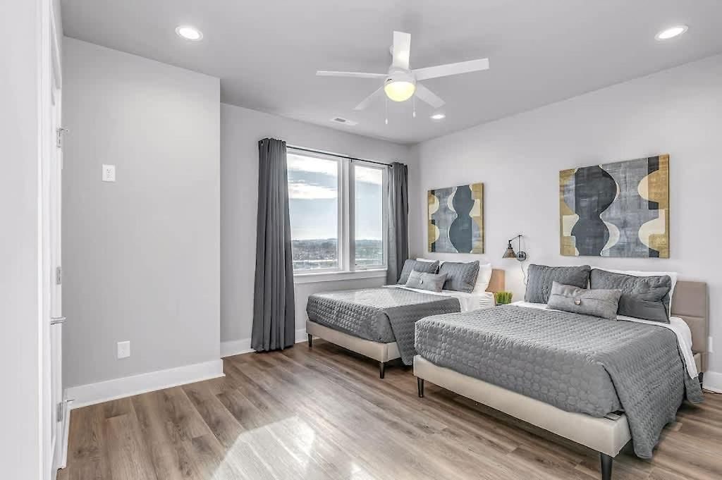 2 Townhomes - Sleeps 24-rooftop Patios Nashville