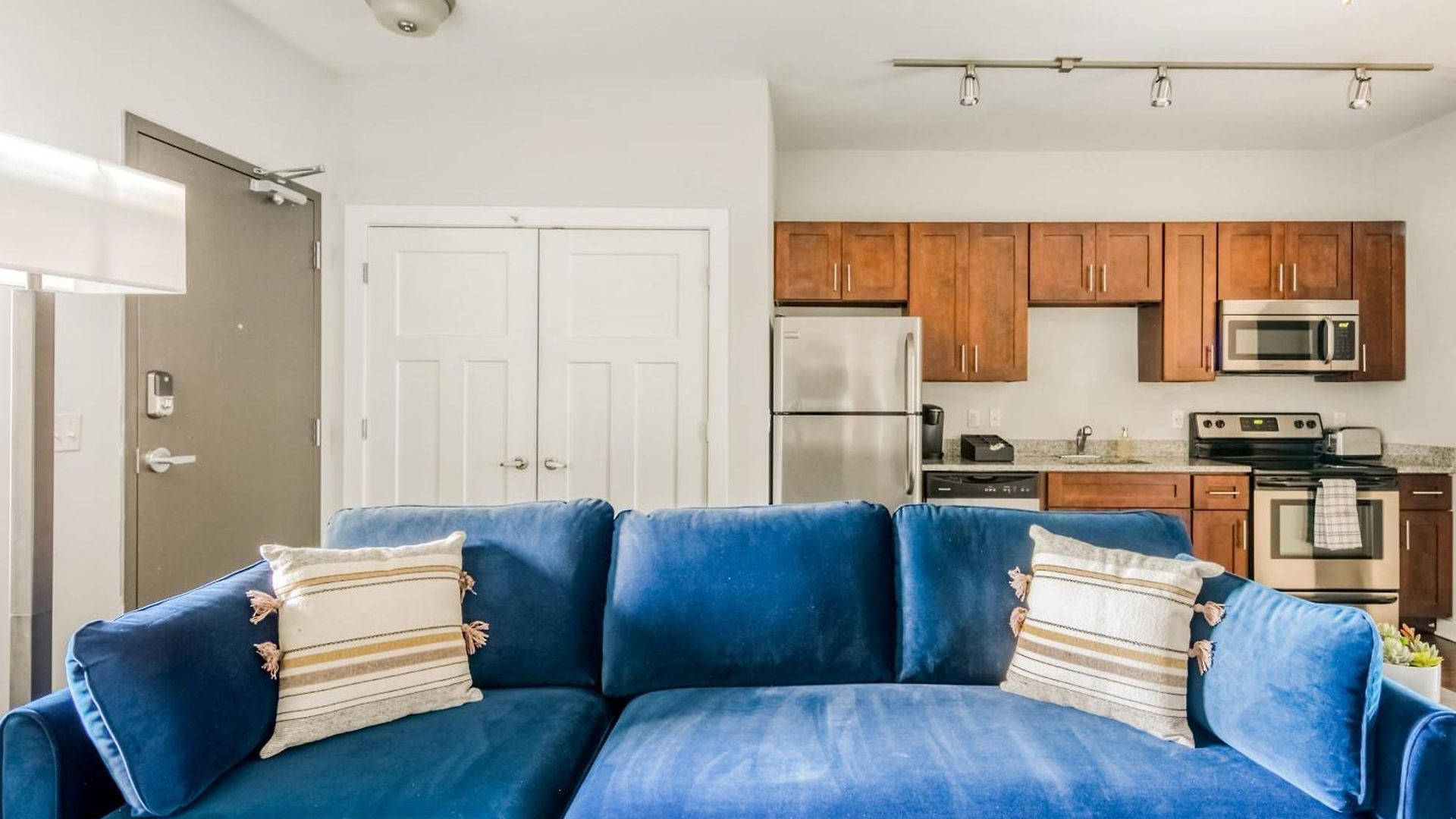 Cozysuites Musicrow Classy 1br In Nashville! 09