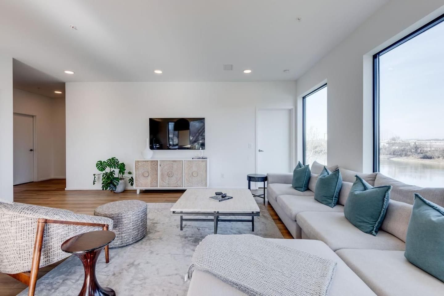 Boutique On Riverfront- Park Free *