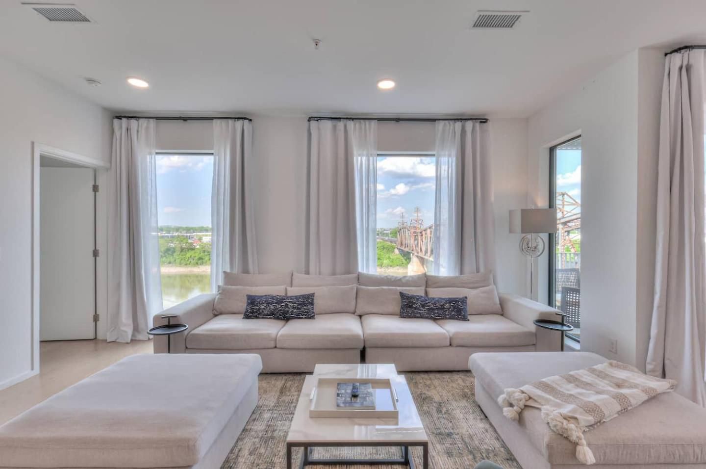 Boutique On Nashville's Riverfront- Eve #402 Holiday home *