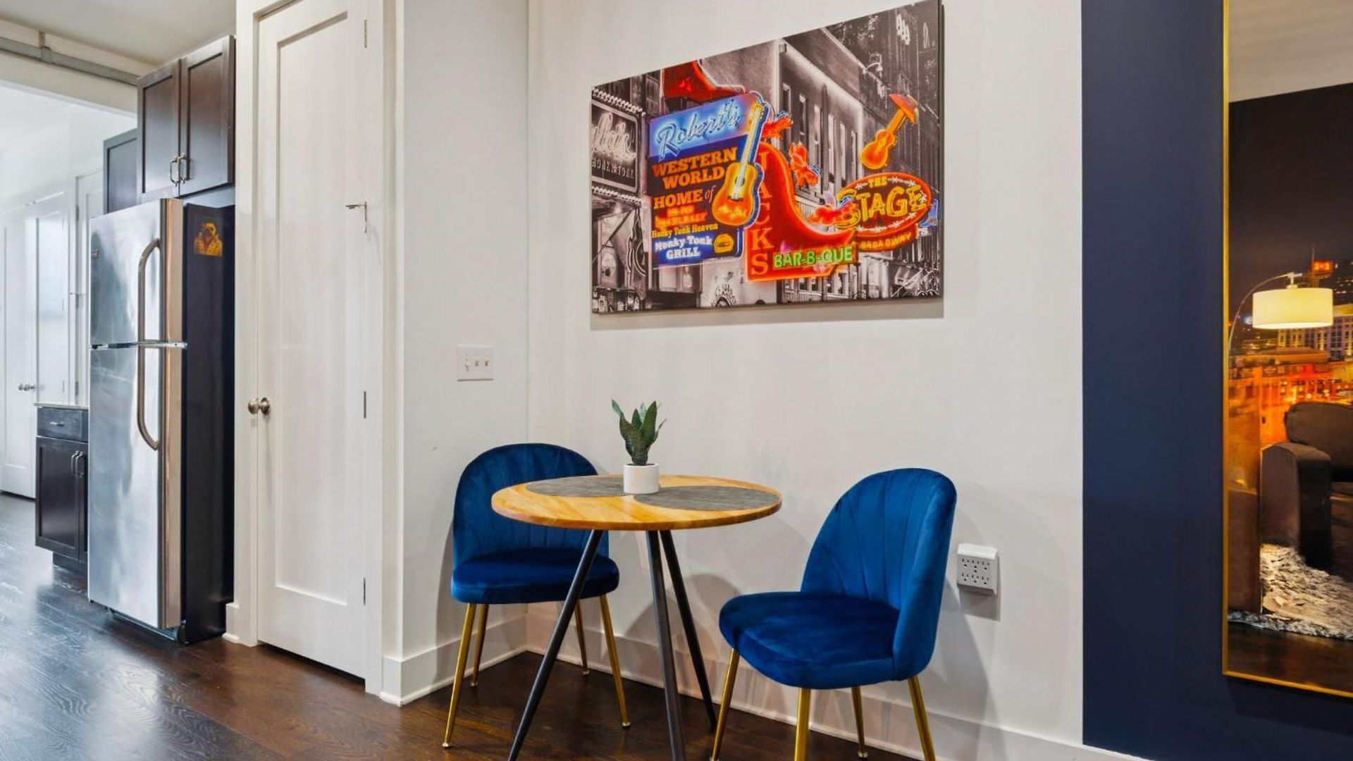 Holiday home Fabulous Nashvegas Loft Retreat Near Vandy Off West End Mins To Broadway
