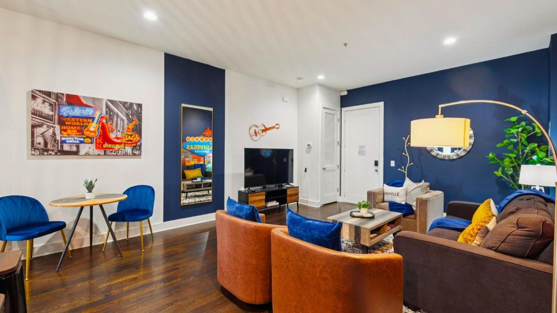 Holiday home Fabulous Nashvegas Loft Retreat Near Vandy Off West End Mins To Broadway *