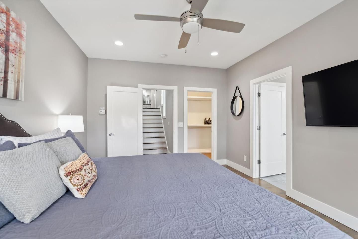 2mi Downtown Hot Tub Balcony 4 King Beds Nashville