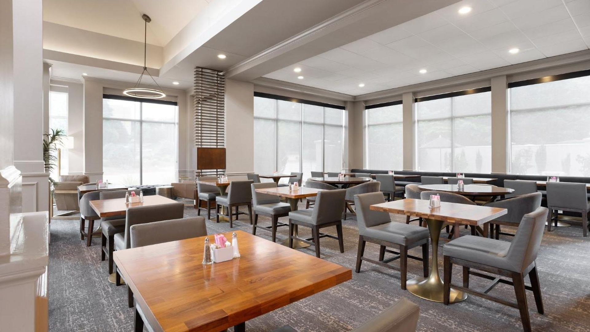 Hotel Crowne Plaza Airport By Ihg Nashville