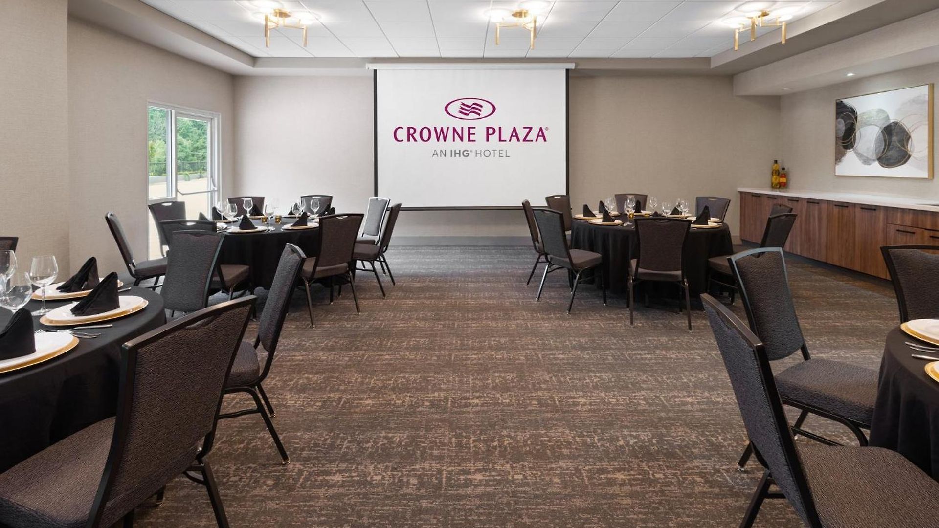 Crowne Plaza Airport By Ihg