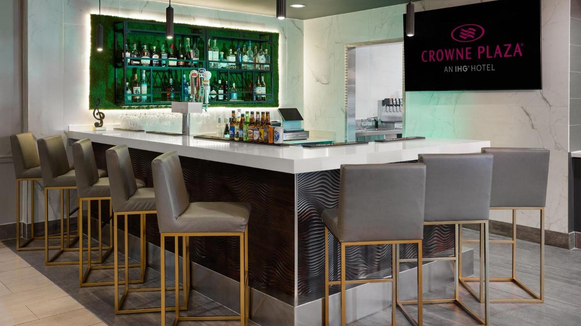 Crowne Plaza Airport By Ihg Hotel 3*