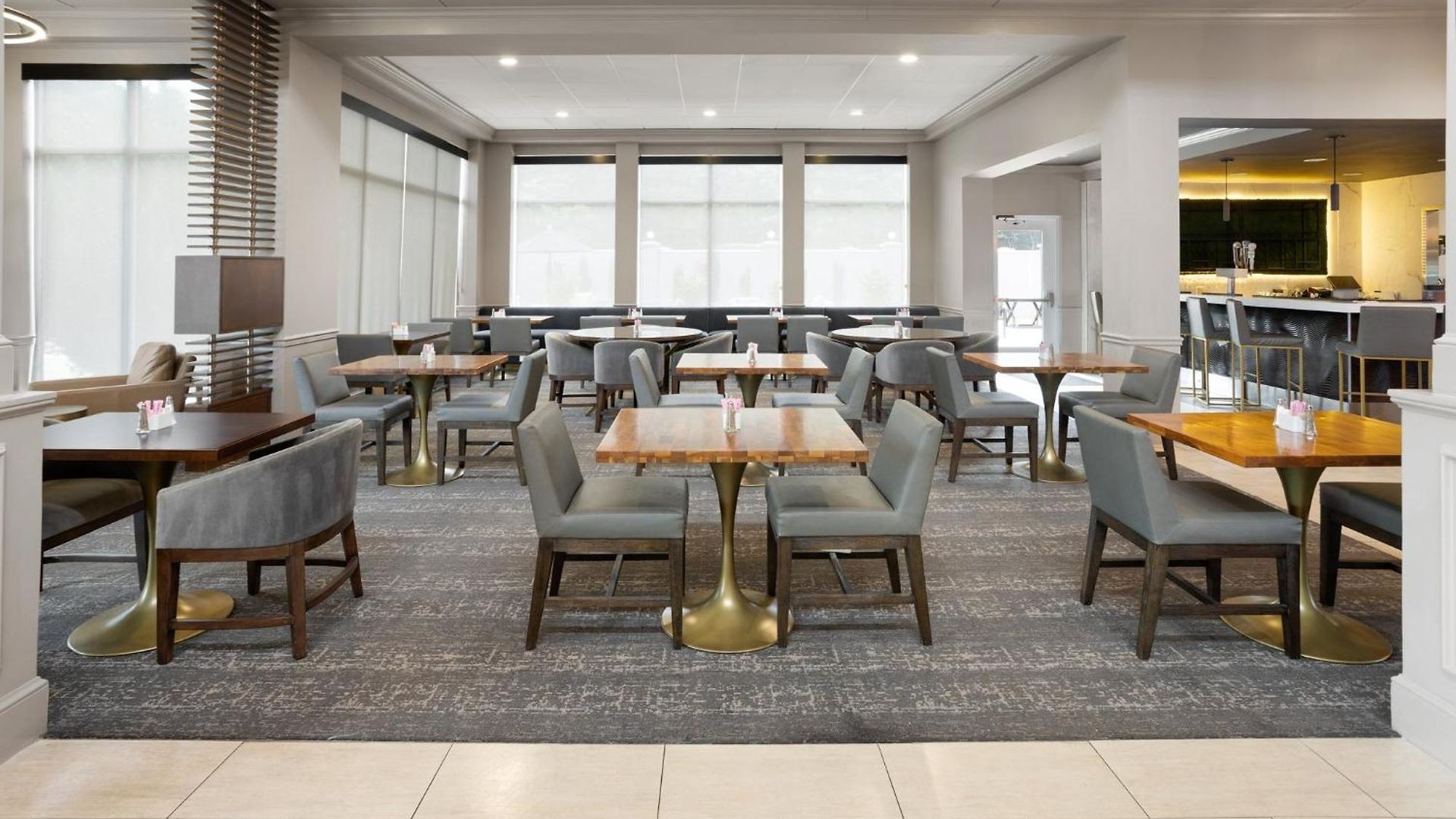 Crowne Plaza Airport By Ihg Hotel