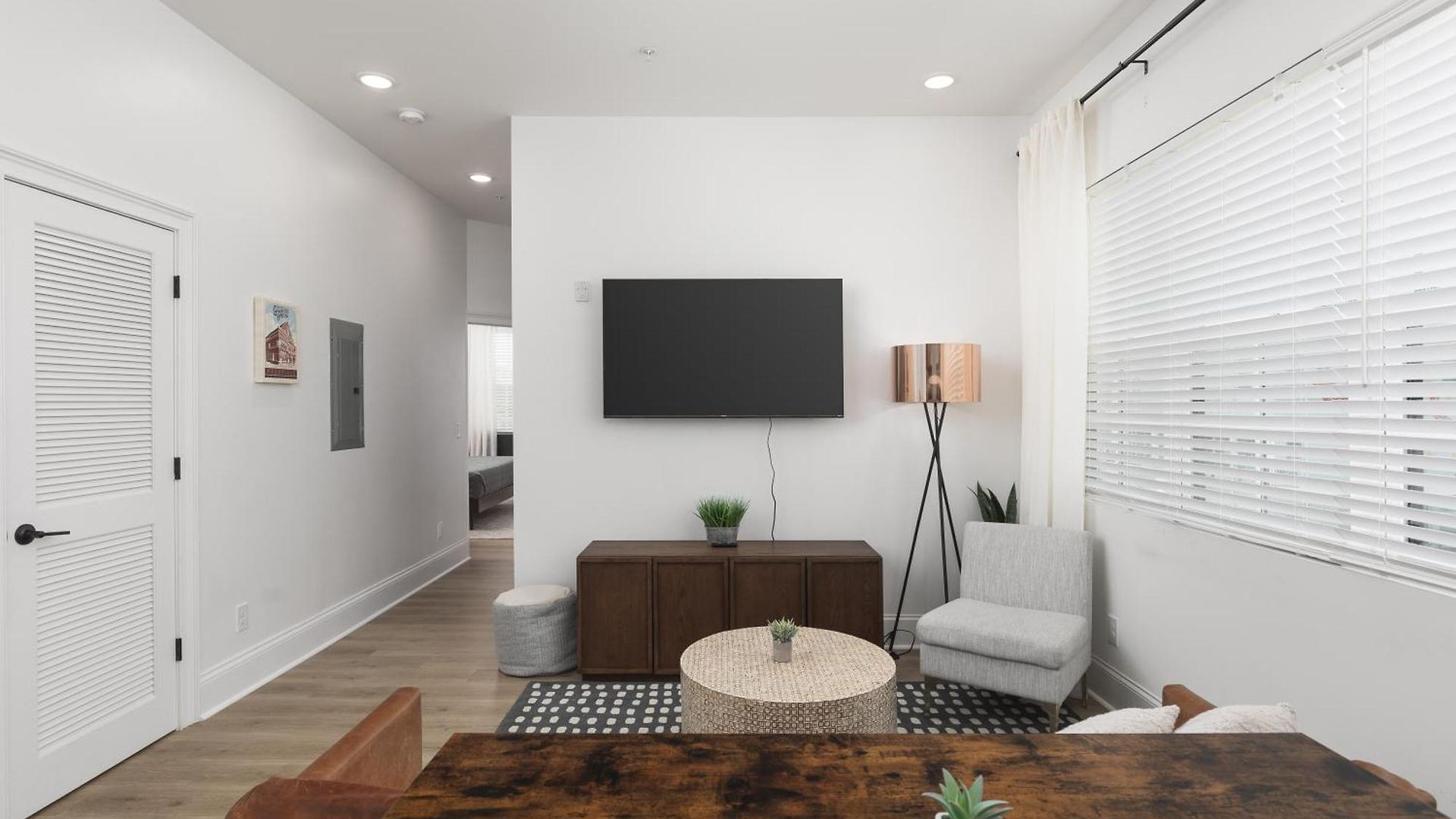 With Free Parking, 3 Mi Downtown & Stadium, By Coffee
