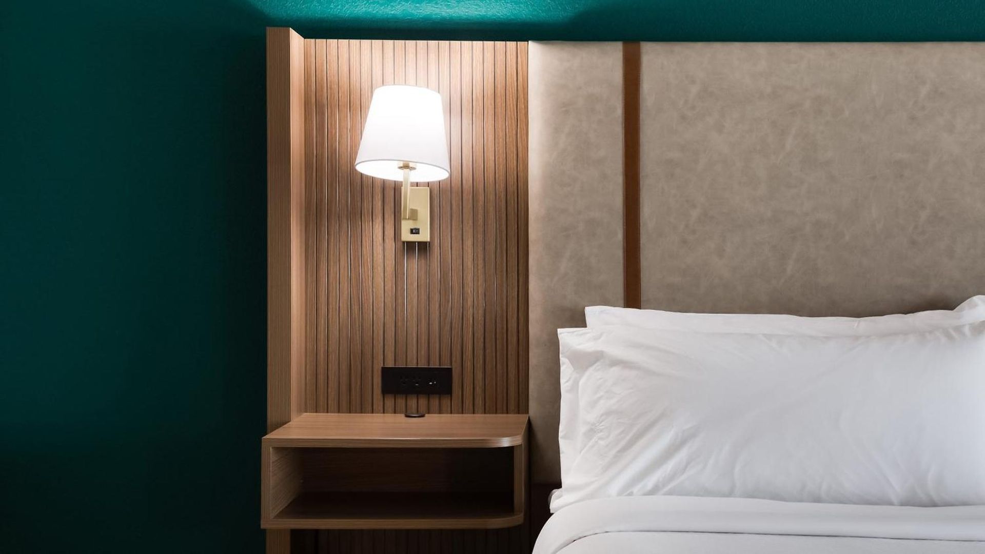Hotel Airport By Ihg Nashville