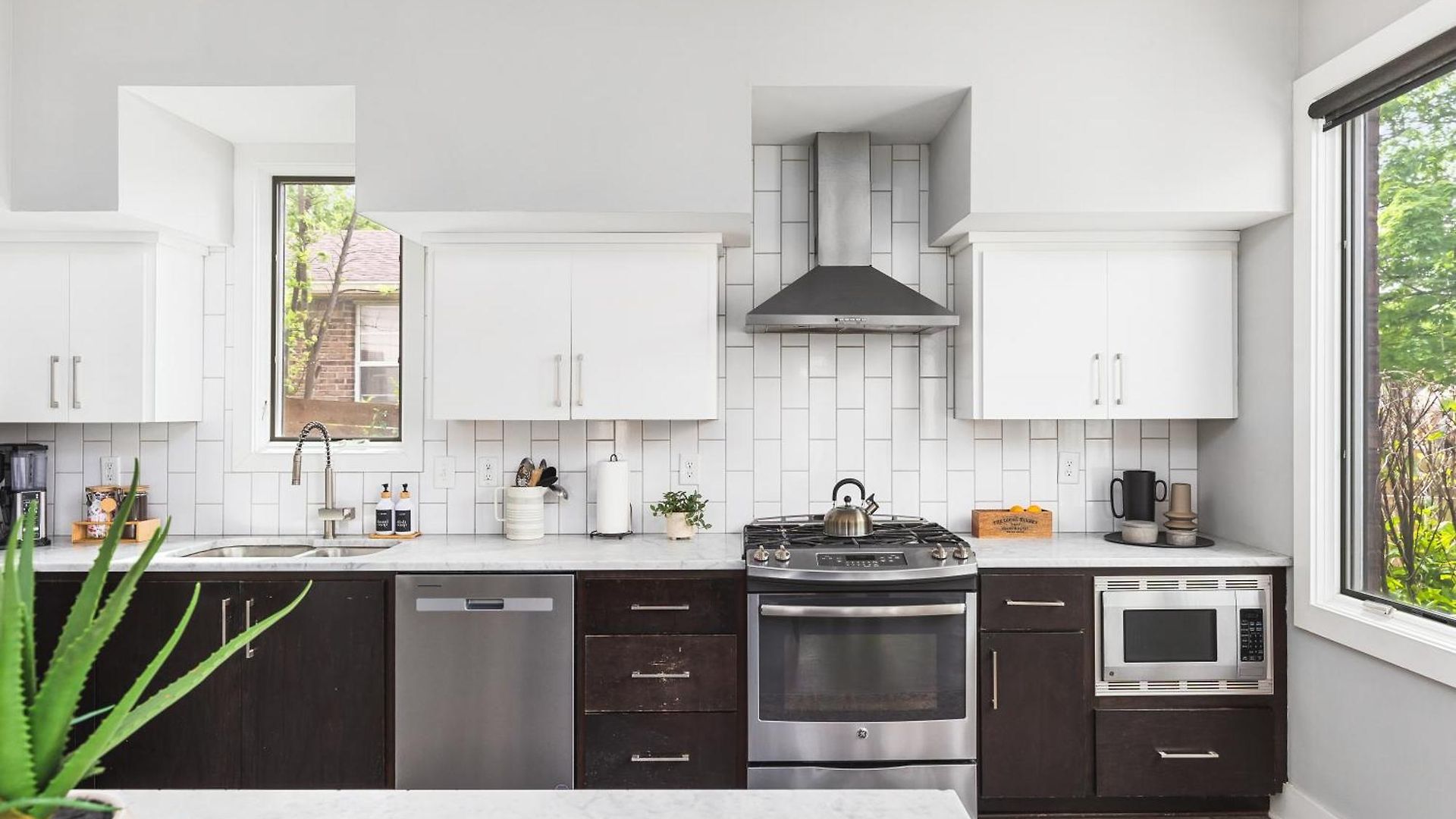 Modern Luxury With Rooftop Deck, 3 Mi To Downtown Nashville