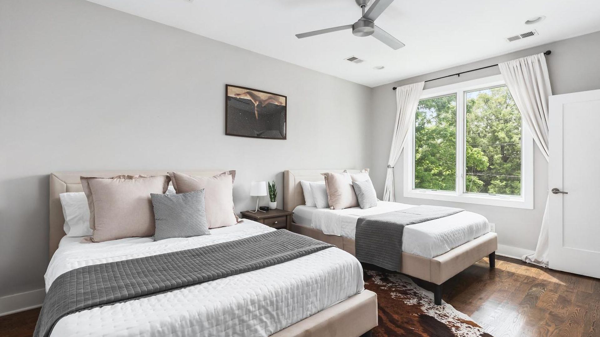 Modern Luxury With Rooftop Deck, 3 Mi To Downtown *