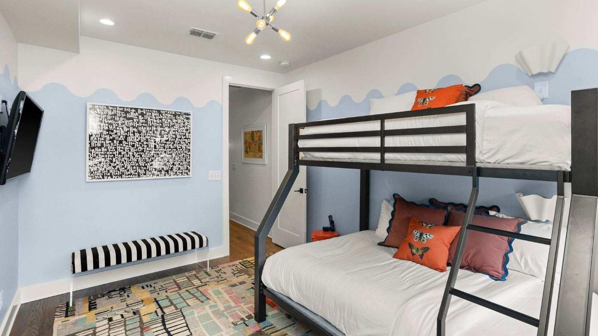 Play At 8th & Argyle Elite Vacation Spot *