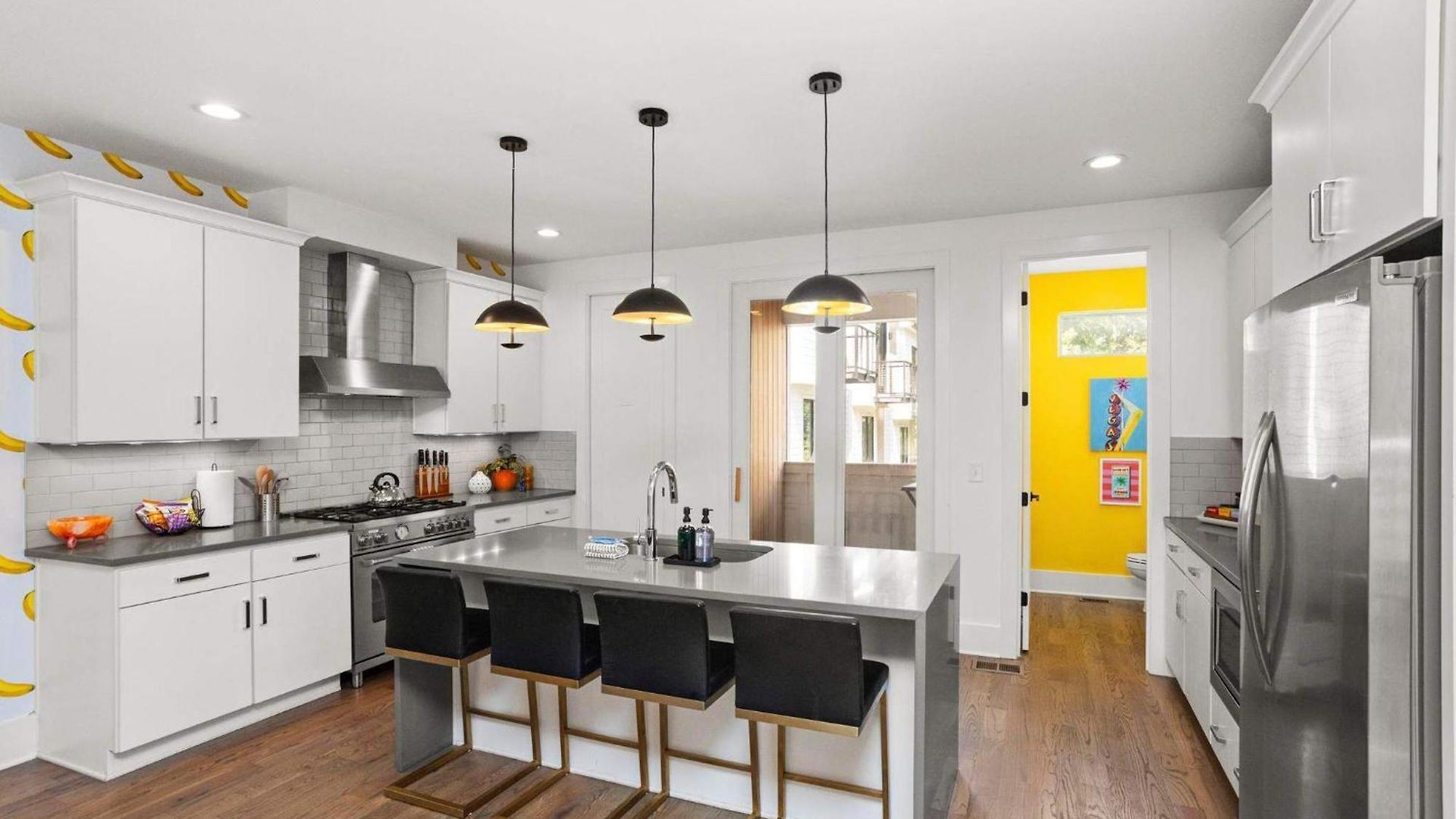 Pop Art Retreat On Legendary 8th - Walk Everywhere Holiday home