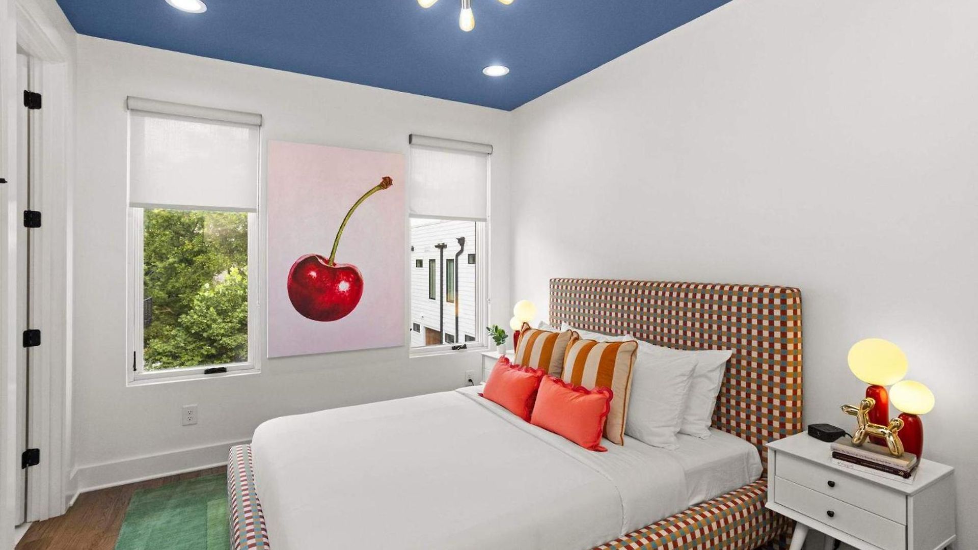 Pop Art Retreat On Legendary 8th - Walk Everywhere