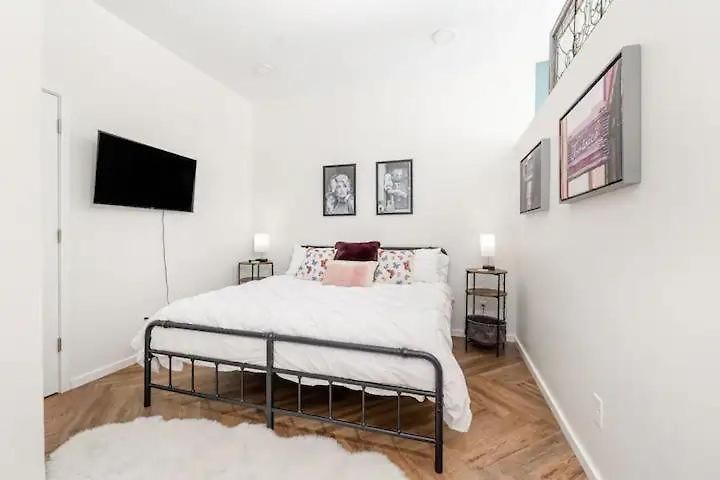 Downtown Luxury Pool Gym Free Parking 312 Holiday home