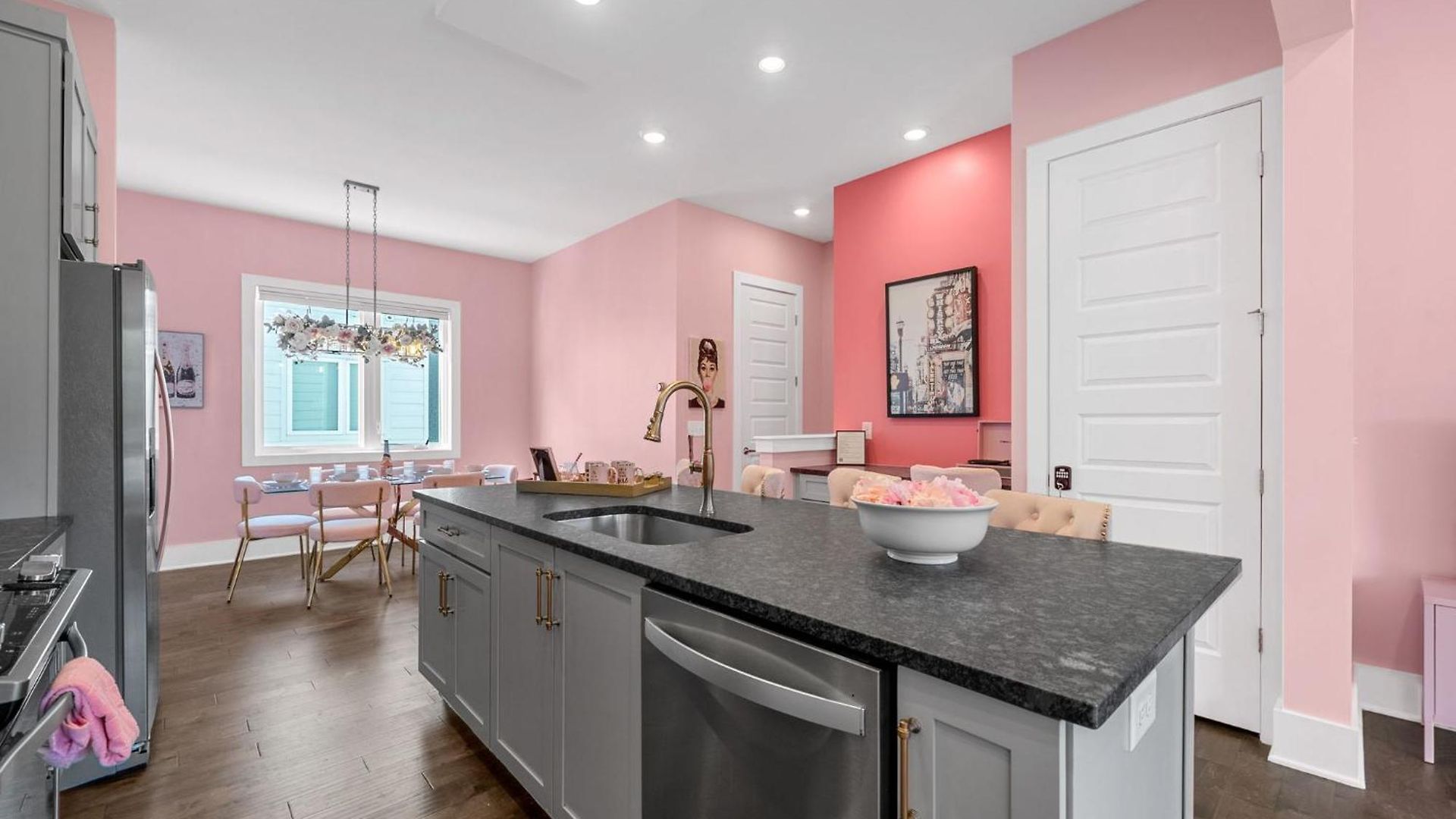 Bright 3br East Retreat 10 Min To Broadway Apartment *