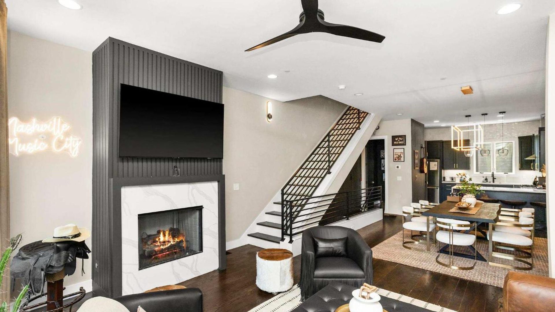 Luxury - Fire Table Balcony & Views * Nashville