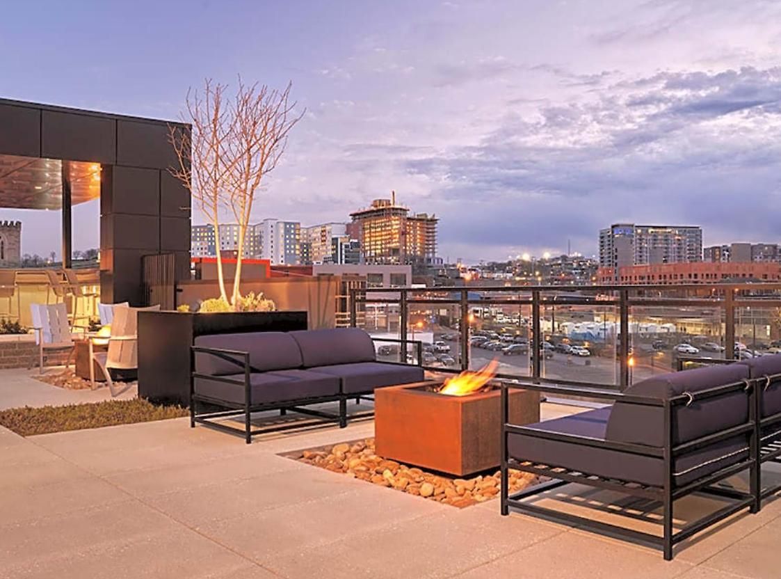 Wild & Chic - Rooftop Pool, Walk To Broadway *