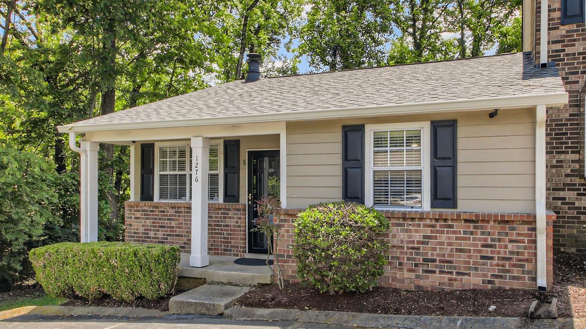 3 Units - Sleeps 24 - Mins To Downtown And Airport