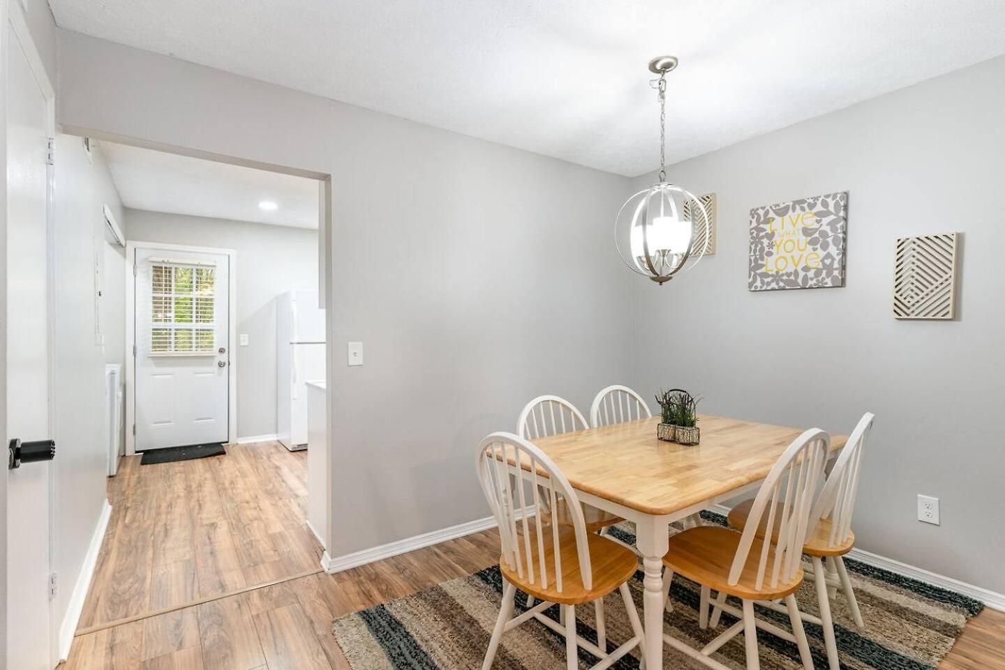 3 Units - Sleeps 24 - Mins To Downtown And Airport