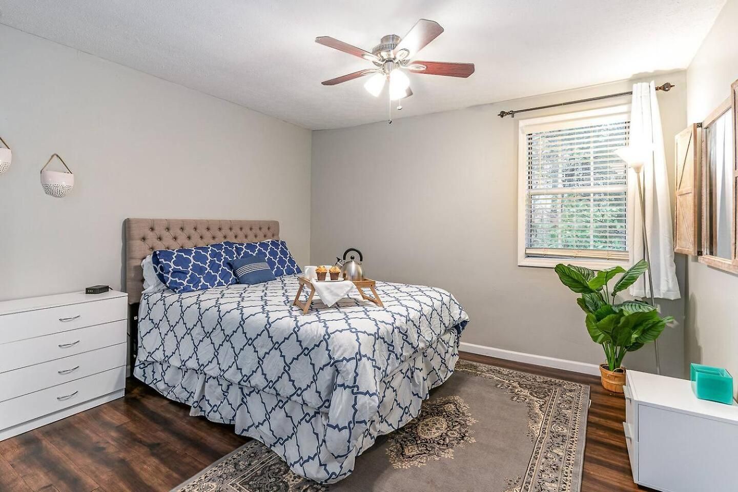 3 Units - Sleeps 24 - Mins To Downtown And Airport Apartment *