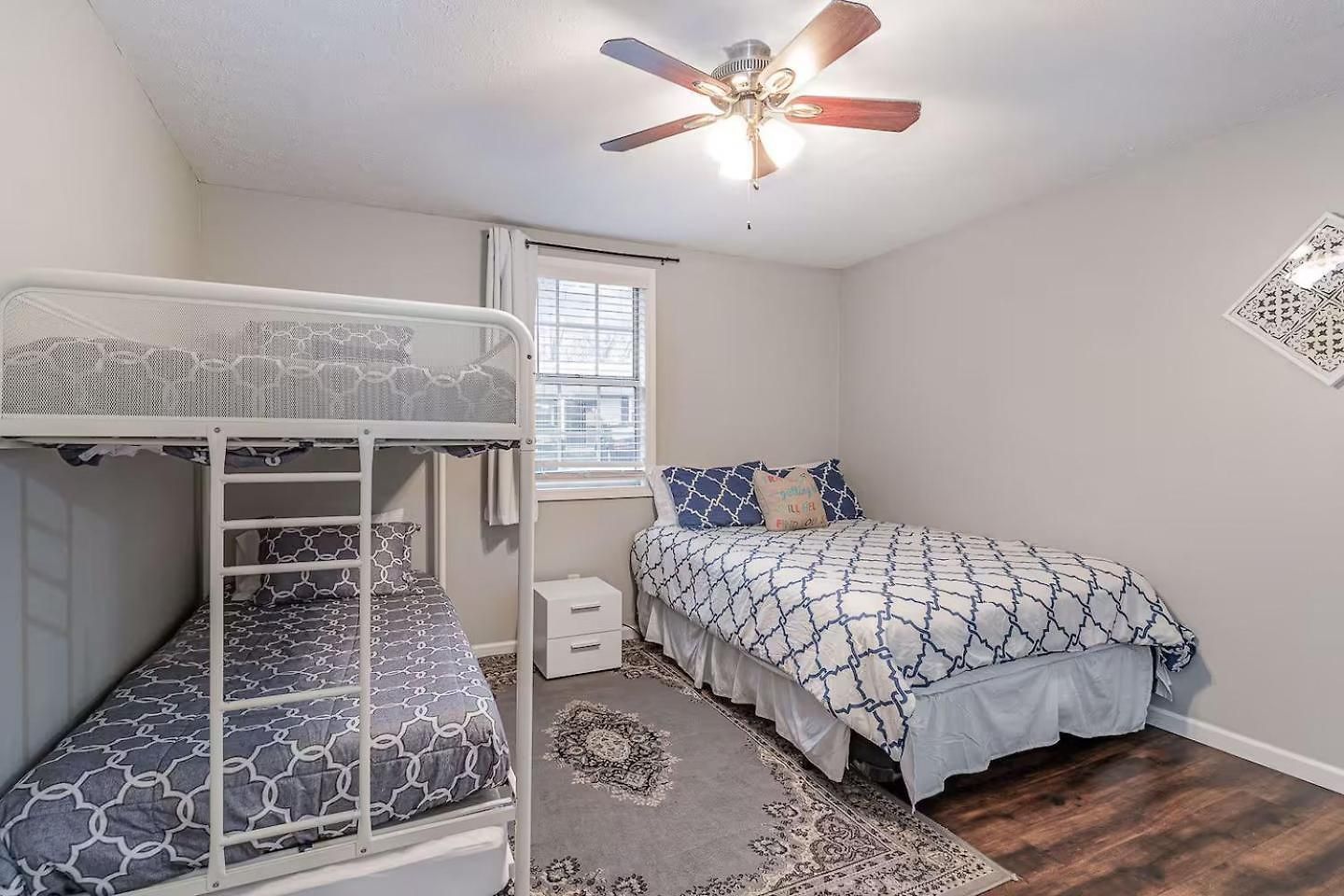 Apartment 3 Units - Sleeps 24 - Mins To Downtown And Airport Nashville