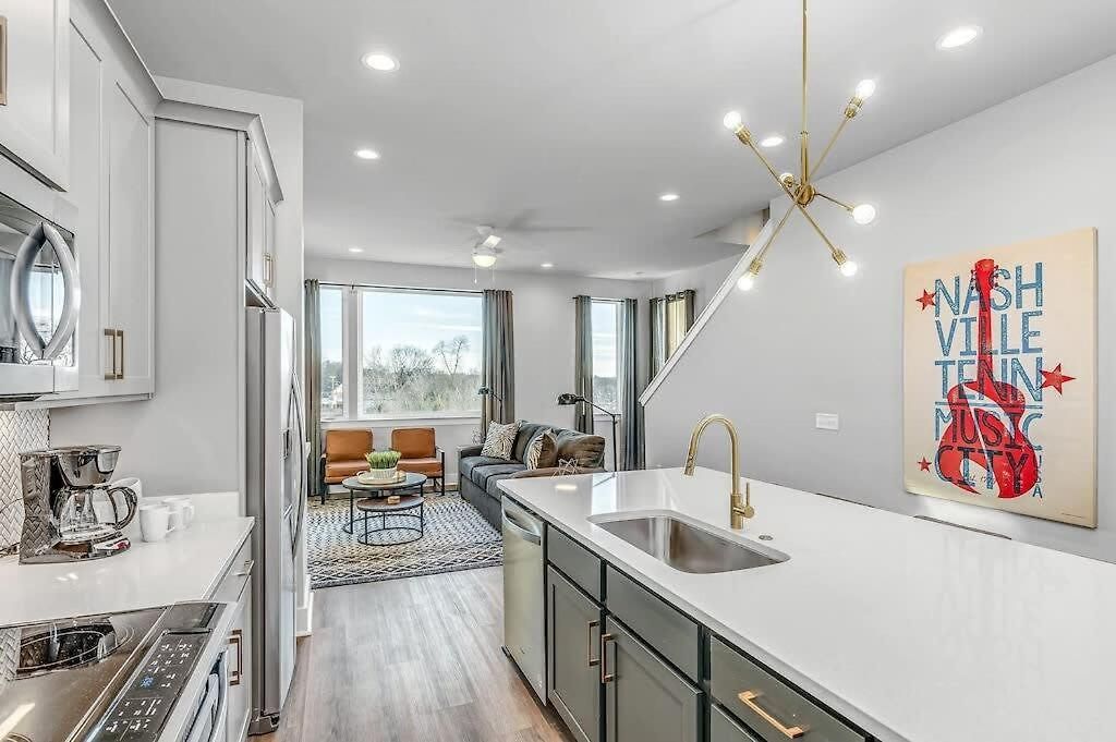 2 Townhomes - Sleeps 24-rooftop Patios *