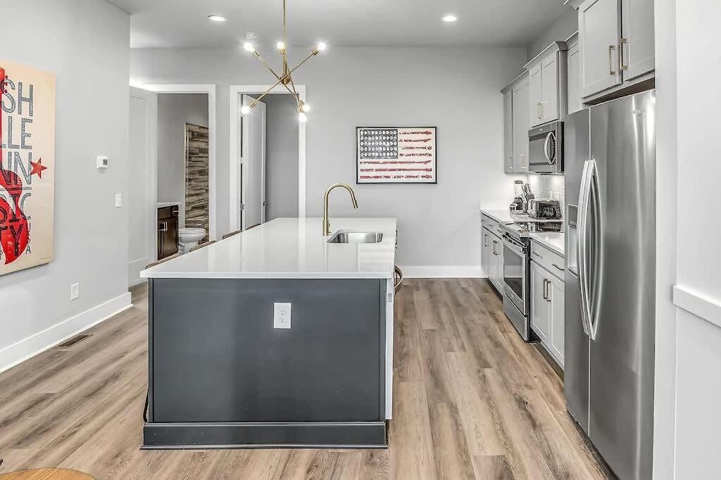 2 Townhomes - Sleeps 24-rooftop Patios *